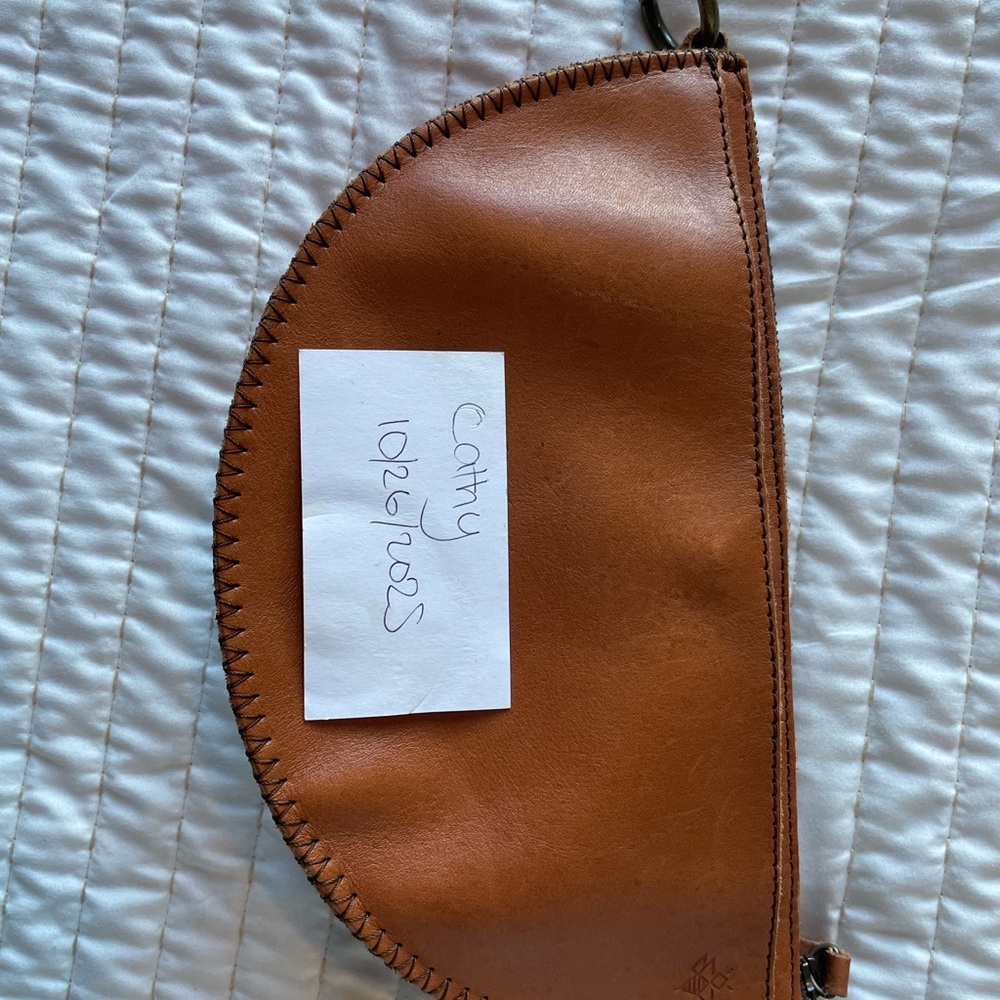 Lyons leather co biggie bee